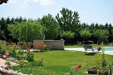 Sleeps 2 Pool Wifi Citerna