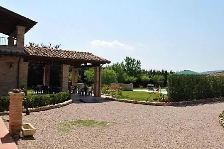 Sleeps 2 Pool Wifi Apartmán